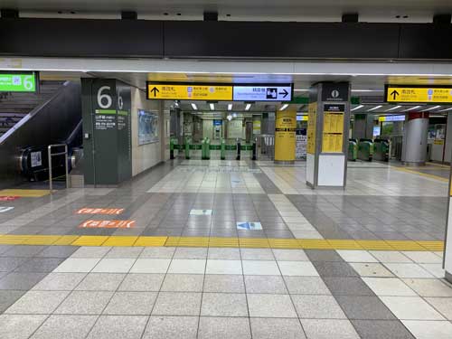 JR池袋駅改札内広場