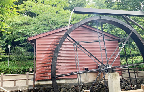 皆野町のコンニャク水車